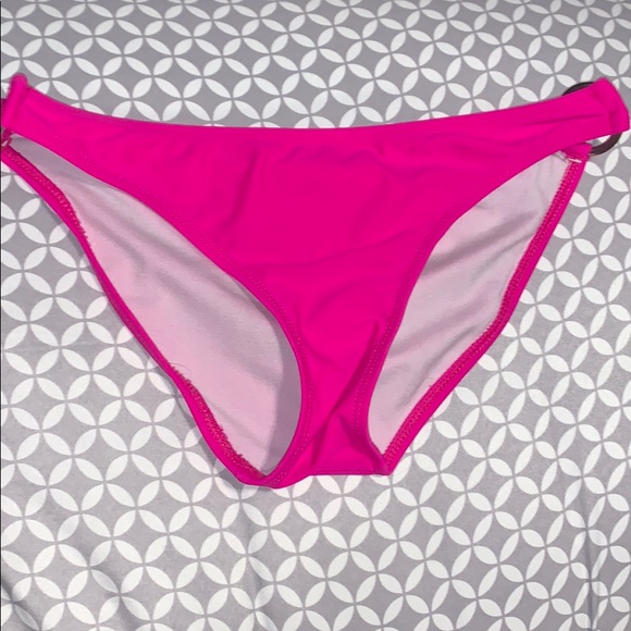 Cute pink swim bottoms - Picture 1 of 3